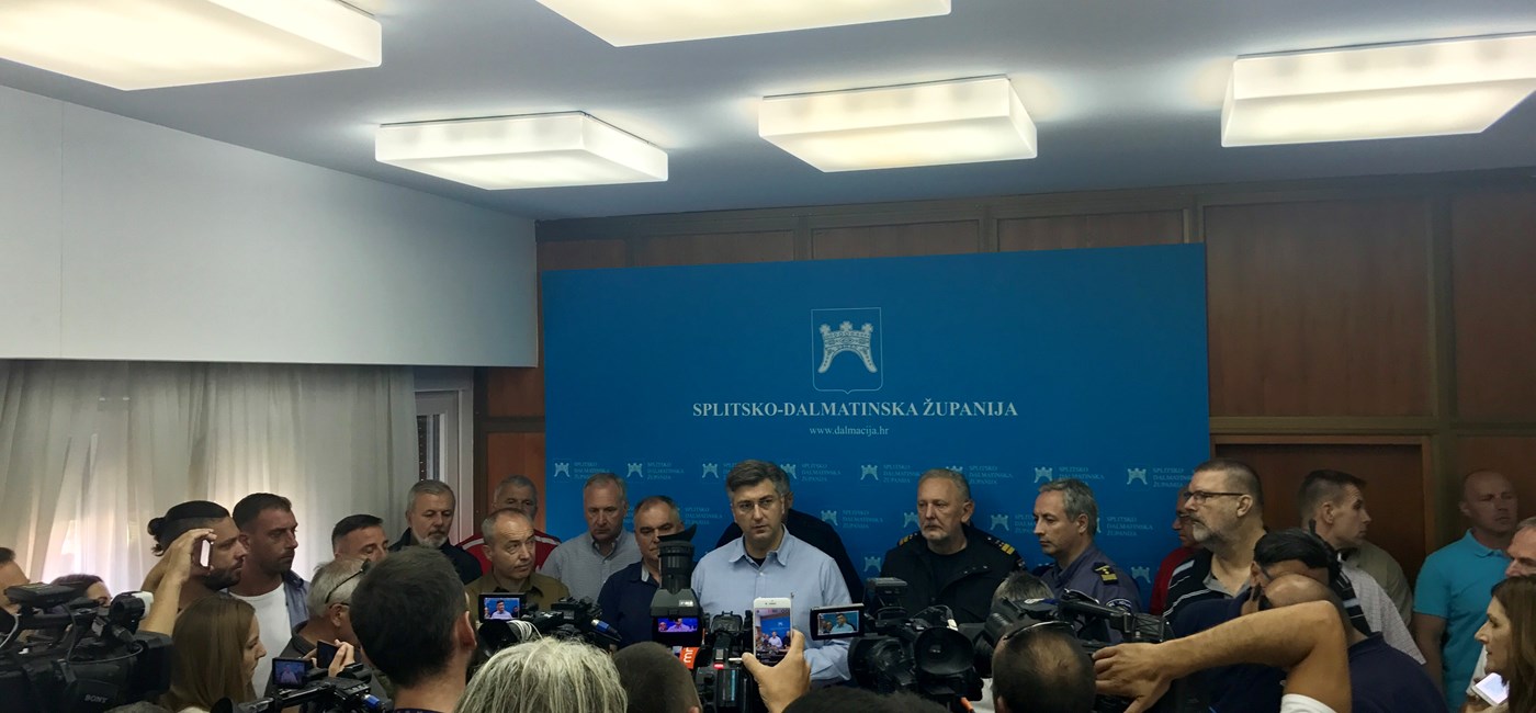 Predsjednik Vlade izrazio zahvalnost vatrogascima i svima koji su sudjelovali u gašenju požara 